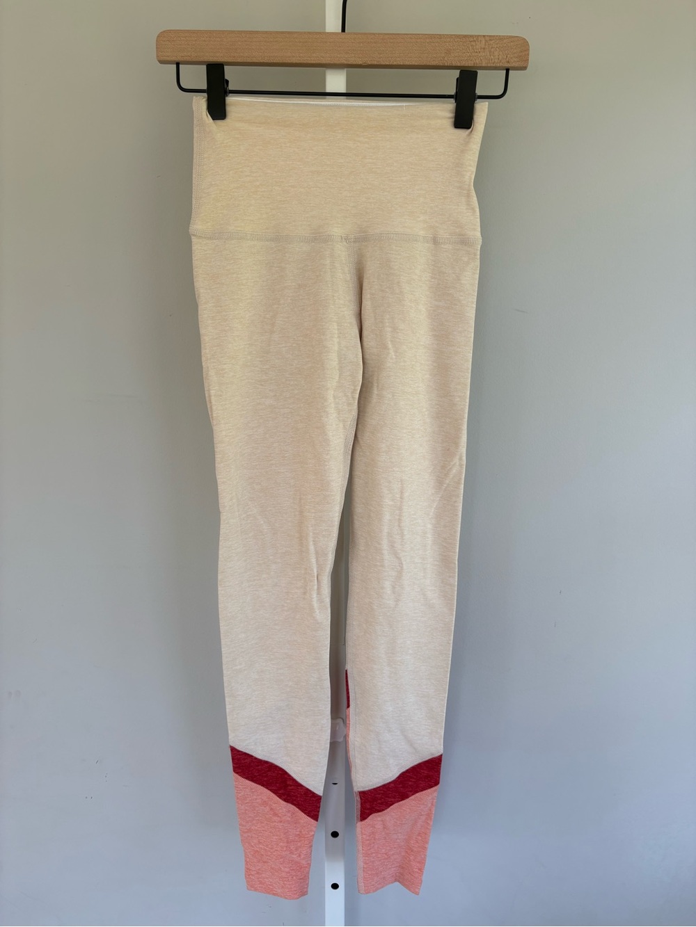 Beyond Yoga Color Block 7/8 Leggings XS Cream Coral Pink High Rise